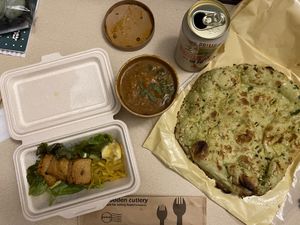 Garlic naan, chana masala and tandoori taraj tikka   at Milan Nataraj in Tokyo