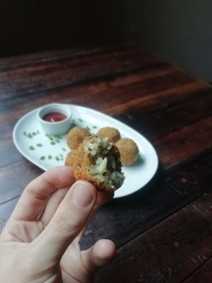 bolinhas de arroz  at Mamba Vegan in Curitiba