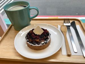 Berry tart at Vegan Heaven in Taipei