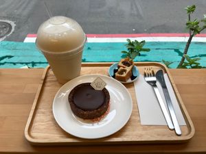 Chocolate tart with ginger soy late at Vegan Heaven in Taipei