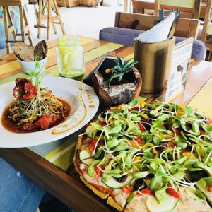 Vegetable pasta and pizza at Clorofila in Playa Del Carmen