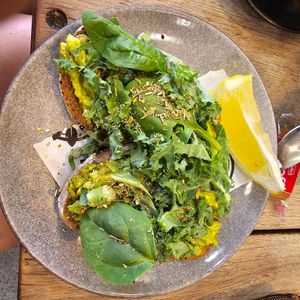 Zataar & avo toast 😋 #Veganuary at Charlie's Raw Squeeze in Greenslopes