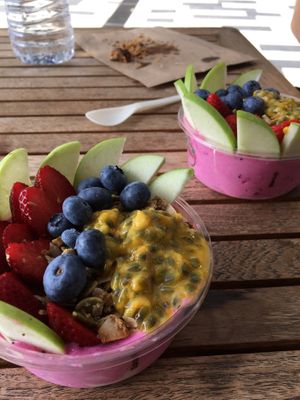 Pitaya bowls 🌺😋 at Charlie's Raw Squeeze in Greenslopes
