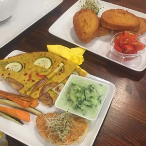 Vegan Omelette and French Toast at Slow Foodiez in Budapest