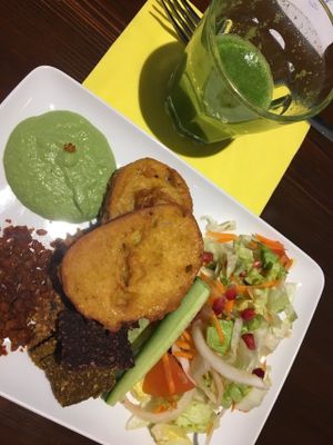 Vegan sausage, French toast, salas mix, dips at Slow Foodiez in Budapest