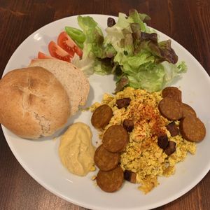 Hungarian Brunch Plenty Plate at Slow Foodiez in Budapest