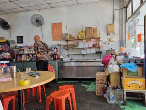 Decent shop... but complete with basic necessity and many option to choose at Yuan Xiang Vegetarian  in Johor Bahru