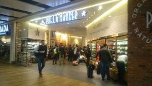 Outside at LHR - Pret A Manger - T4 & 5 in West London