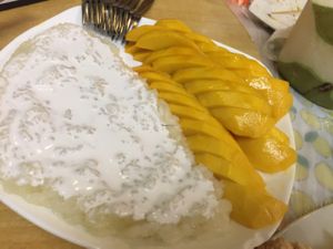 Mango sticky rice with coconut sauce  at Cheng Si Jie Thai Private Kitchen 鄭​師姐泰式素食私房菜 in Kowloon