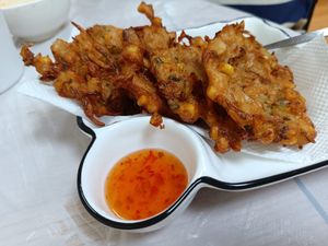 Deep fried veg fritter things at Cheng Si Jie Thai Private Kitchen 鄭​師姐泰式素食私房菜 in Kowloon