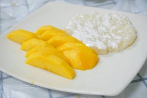 mango rice roll at Cheng Si Jie Thai Private Kitchen 鄭​師姐泰式素食私房菜 in Kowloon