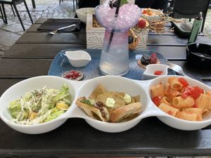 Insalatina, pasta fredda e mini burger di ceci  at Smile Tree Cocktail Bar in Turin