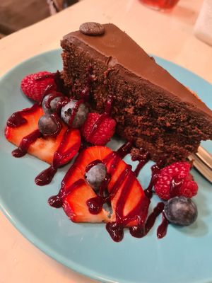 Vegane Linzertorte at Veggiezz - Am Salzgriess in Vienna