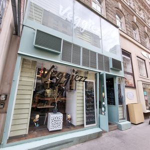 Outside at Veggiezz - Am Salzgriess in Vienna