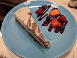 Raw Bounty Cheesecake at Veggiezz - Am Salzgriess in Vienna