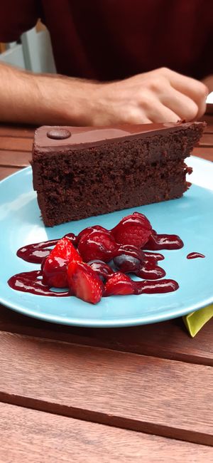 Sachertorte at Veggiezz - Am Salzgriess in Vienna