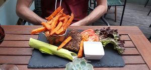 Small steak with sweet potato fries at Veggiezz - Am Salzgriess in Vienna