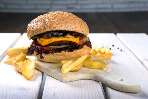 BBQ Burger incl. Home Fries at Veggiezz - Am Salzgriess in Vienna