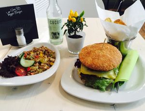 Lentil Salad and BBQ Burger at Veggiezz - Am Salzgriess in Vienna