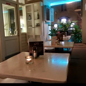 inside at Veggiezz - Am Salzgriess in Vienna