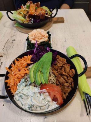 Gyros and Rainbow at Veggiezz - Am Salzgriess in Vienna