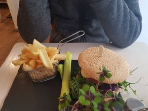Veggie burger #Veganuary at Veggiezz - Am Salzgriess in Vienna