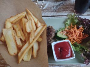 Seitan steak and chips at Veggiezz - Am Salzgriess in Vienna