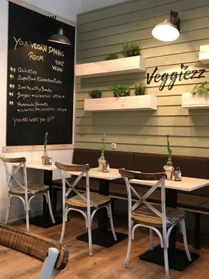 So pretty and cozy  at Veggiezz - Am Salzgriess in Vienna