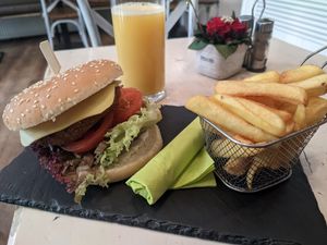 Farmers Burger at Veggiezz - Am Salzgriess in Vienna
