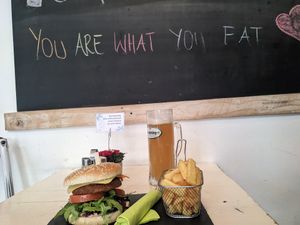 Cheese Burger at Veggiezz - Am Salzgriess in Vienna