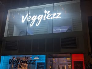 Outdoors sign at Veggiezz - Am Salzgriess in Vienna