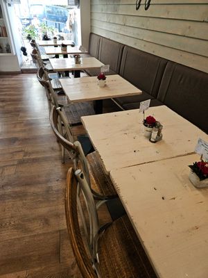 Drinnen at Veggiezz - Am Salzgriess in Vienna