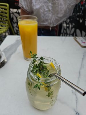 Thymian-Zitrone Limo at Veggiezz - Am Salzgriess in Vienna