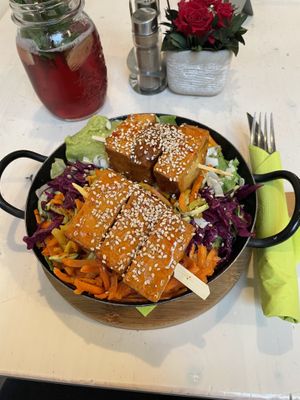 Rainbow Bowl  at Veggiezz - Am Salzgriess in Vienna