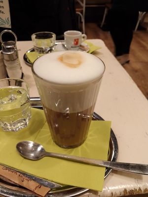 Coffe with oats milk at Veggiezz - Am Salzgriess in Vienna