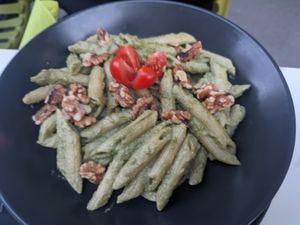 Avocado pesto pasta at Veggiezz - Am Salzgriess in Vienna