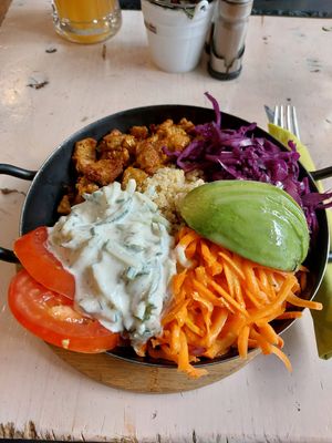 Gyros bowl at Veggiezz - Am Salzgriess in Vienna