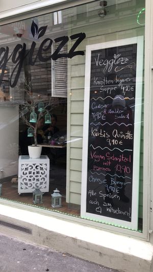 Storefront at Veggiezz - Am Salzgriess in Vienna