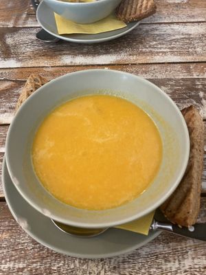   at Veggiezz - Am Salzgriess in Vienna