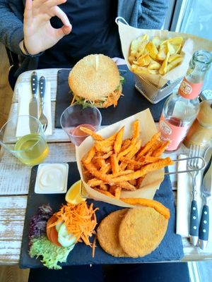 Wiener Schnitzel at Veggiezz - Am Salzgriess in Vienna