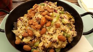 Quinoa bowl at Veggiezz - Am Salzgriess in Vienna