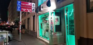 Outside at Veggiezz - Am Salzgriess in Vienna