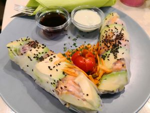 Summer rolls at Veggiezz - Am Salzgriess in Vienna