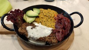 Steak bowl at Veggiezz - Am Salzgriess in Vienna