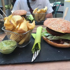 smokey burger  at Veggiezz - Am Salzgriess in Vienna