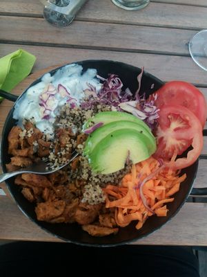 Gyros Bowl at Veggiezz - Am Salzgriess in Vienna