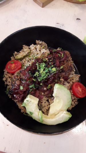 Steak bowl at Veggiezz - Am Salzgriess in Vienna