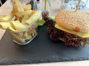 Smokey burger at Veggiezz - Am Salzgriess in Vienna