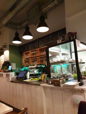 Counter at Veggiezz - Am Salzgriess in Vienna