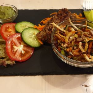 Steak and vegetables at Veggiezz - Am Salzgriess in Vienna